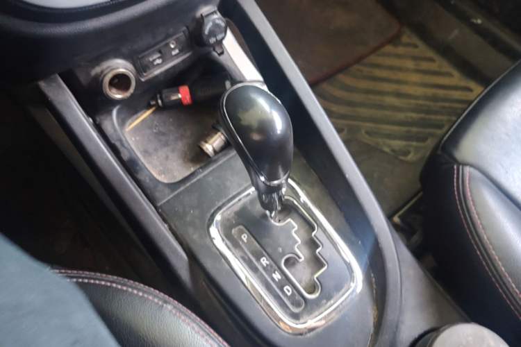 Used CHANGAN CS35 2015 1.6L Automatic Prestige Model China IV Standard Gear Lever