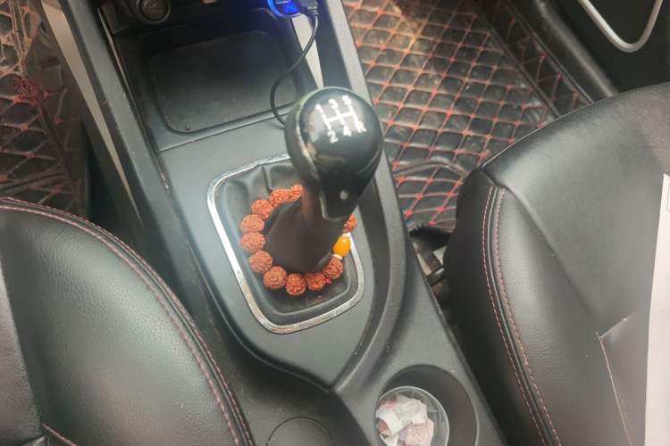 Used CHANGAN CS35 2015 1.6L Manual Luxury Model China IV Standard Gear Lever