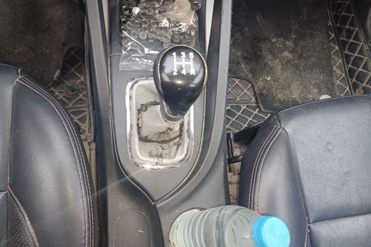 Used CHANGAN CS35 2015 1.6L Manual Luxury Model China IV Standard Gear Lever