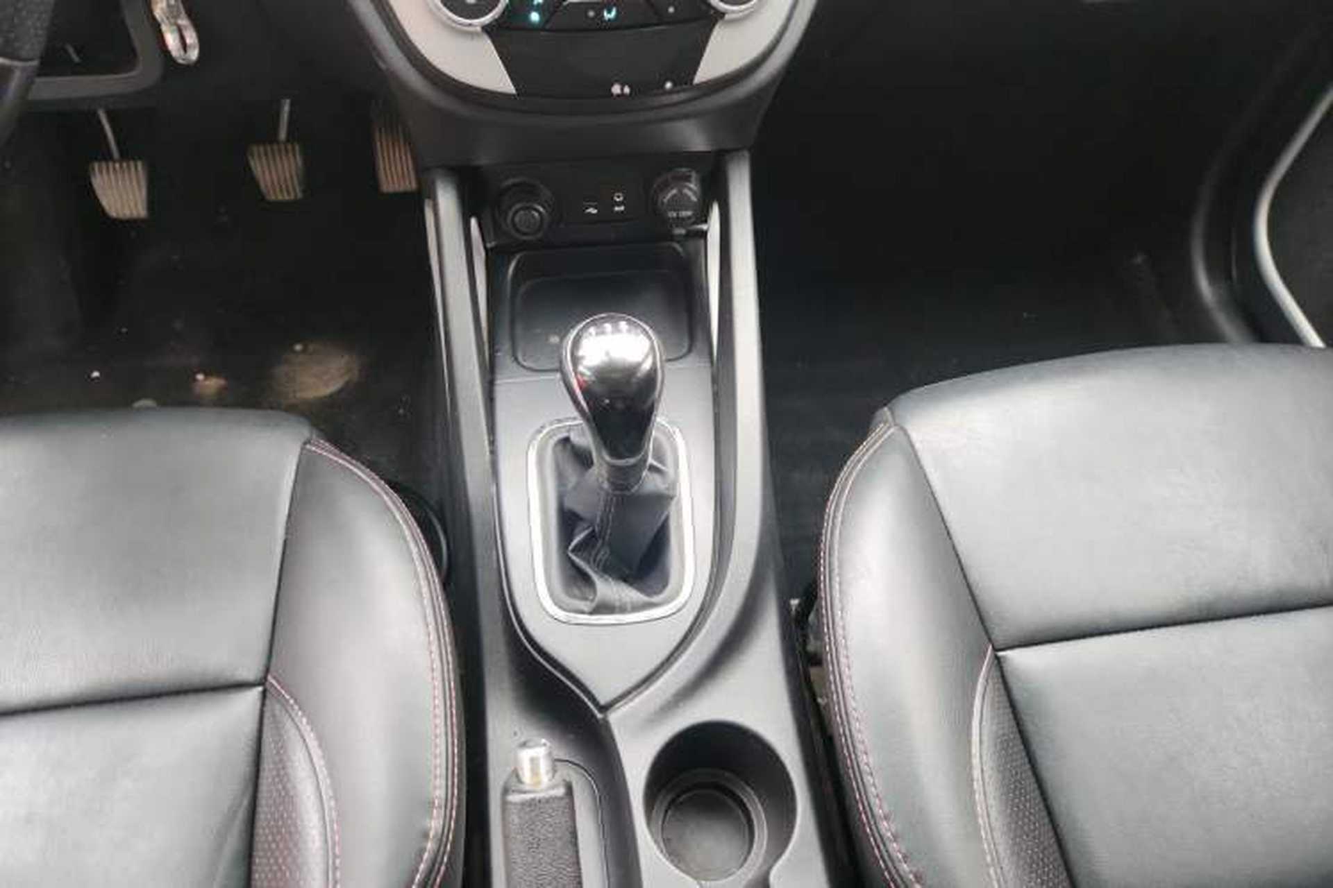 Used CHANGAN CS35 2015 1.6L Manual Luxury Model China IV Standard Gear Lever
