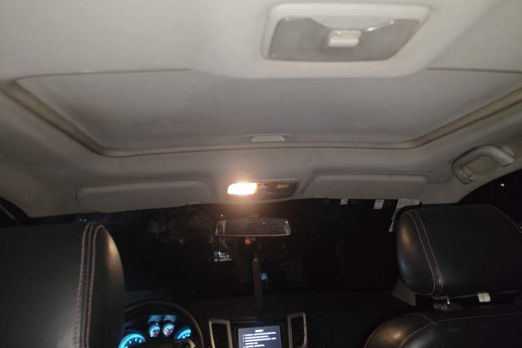 Used CHANGAN CS35 2015 1.6L Automatic Luxury Model China IV Standard Headliner