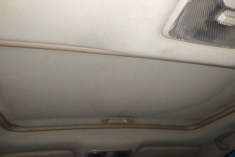 Used CHANGAN CS35 2015 1.6L Automatic Luxury Model China IV Standard Headliner