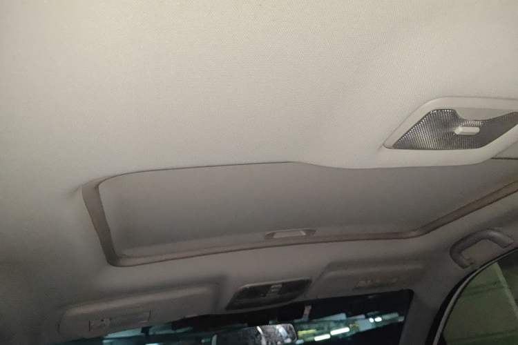 Used CHANGAN CS35 2015 1.6L Automatic Luxury Model China IV Standard Headliner