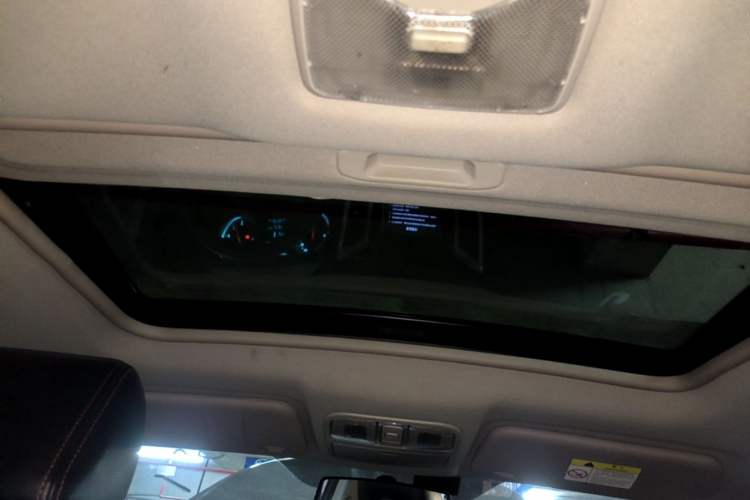 Used CHANGAN CS35 2015 1.6L Manual Luxury Model China IV Standard Headliner