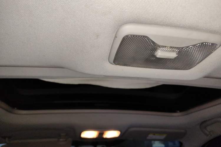 Used CHANGAN CS35 2015 1.6L Automatic Luxury Model China IV Standard Headliner