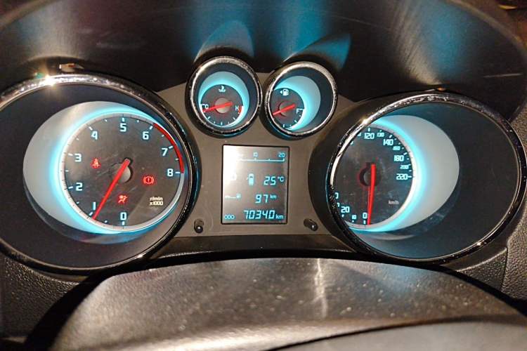 Used CHANGAN CS35 2015 1.6L Automatic Luxury Model China IV Standard Instrument Cluster