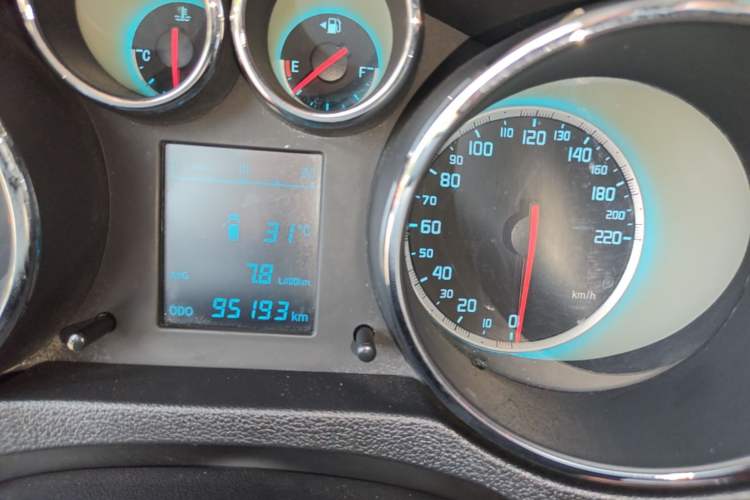 Used CHANGAN CS35 2015 1.6L Manual Luxury Model China IV Standard Instrument Cluster
