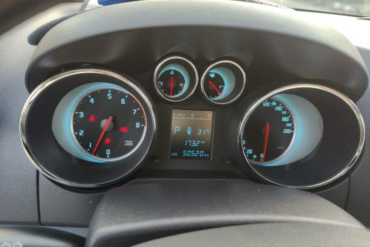 Used CHANGAN CS35 2015 1.6L Automatic Luxury Model China V Standard Instrument Cluster