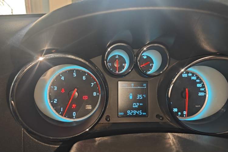 Used CHANGAN CS35 2015 1.6L Manual Luxury Model China IV Standard Instrument Cluster