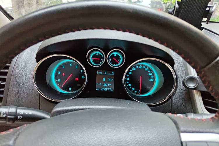Used CHANGAN CS35 2015 1.6L Manual Luxury Model China IV Standard Instrument Cluster