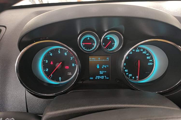 Used CHANGAN CS35 2015 1.6L Manual Luxury Model China IV Standard Instrument Cluster