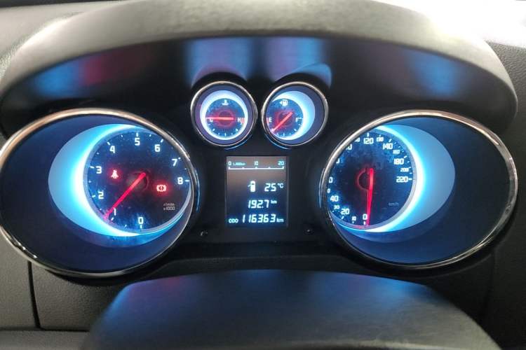 Used CHANGAN CS35 2015 1.6L Manual Luxury Model China IV Standard Instrument Cluster