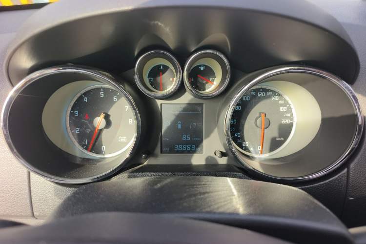 Used CHANGAN CS35 2015 1.6L Automatic Luxury Model China V Standard Instrument Cluster