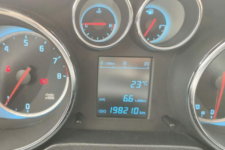 Used CHANGAN CS35 2015 1.6L Manual Luxury Model China IV Standard Instrument Cluster