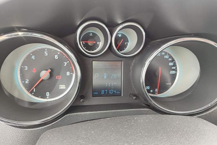 Used CHANGAN CS35 2015 1.6L Automatic Luxury Model China V Standard Instrument Cluster