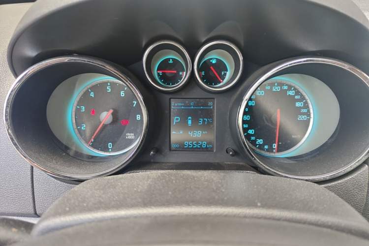 Used CHANGAN CS35 2015 1.6L Automatic Luxury Model China V Standard Instrument Cluster