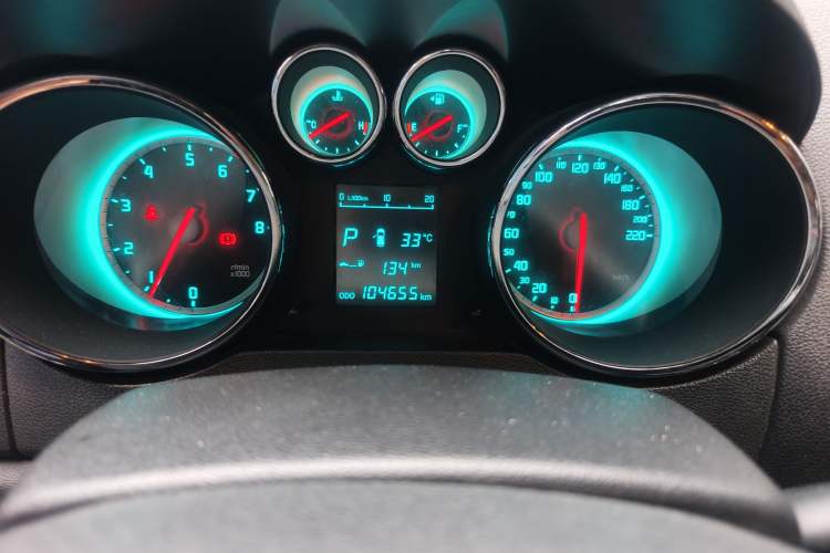 Used CHANGAN CS35 2015 1.6L Automatic Luxury Model China V Standard Instrument Cluster