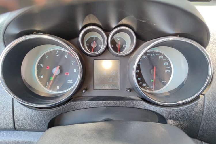 Used CHANGAN CS35 2015 1.6L Manual Luxury Model China IV Standard Instrument Cluster