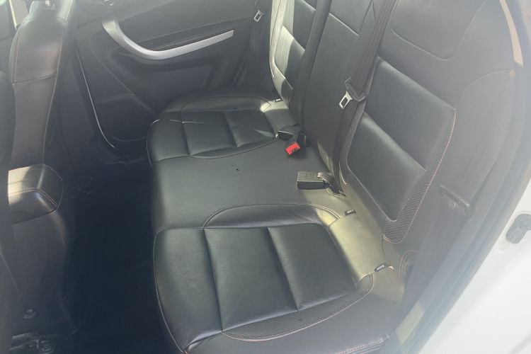 Used CHANGAN CS35 2015 1.6L Automatic Luxury Model China V Standard Interior 1