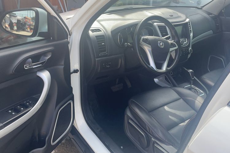 Used CHANGAN CS35 2015 1.6L Automatic Luxury Model China V Standard Interior 2