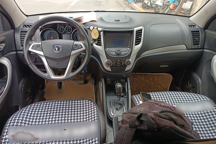 Used CHANGAN CS35 2015 1.6L Automatic Luxury Model China IV Standard Interior 2