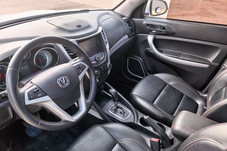 Used CHANGAN CS35 2015 1.6L Automatic Luxury Model China V Standard Interior 3