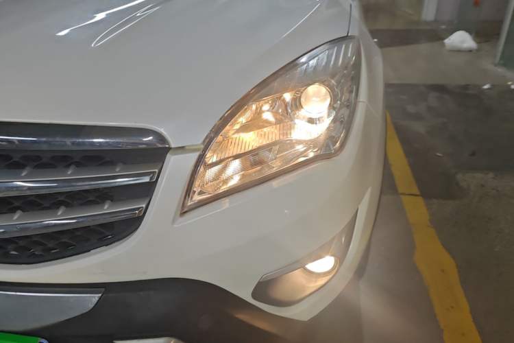 Used CHANGAN CS35 2015 1.6L Manual Luxury Model China IV Standard Left Front Headlight