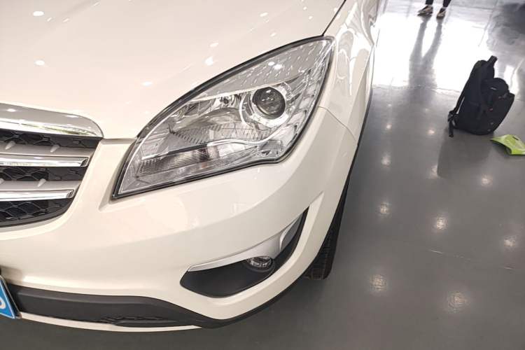 Used CHANGAN CS35 2015 1.6L Manual Luxury Model China IV Standard Left Front Headlight