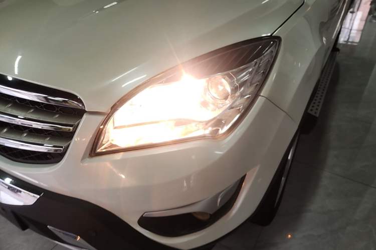 Used CHANGAN CS35 2015 1.6L Manual Luxury Model China IV Standard Left Front Headlight