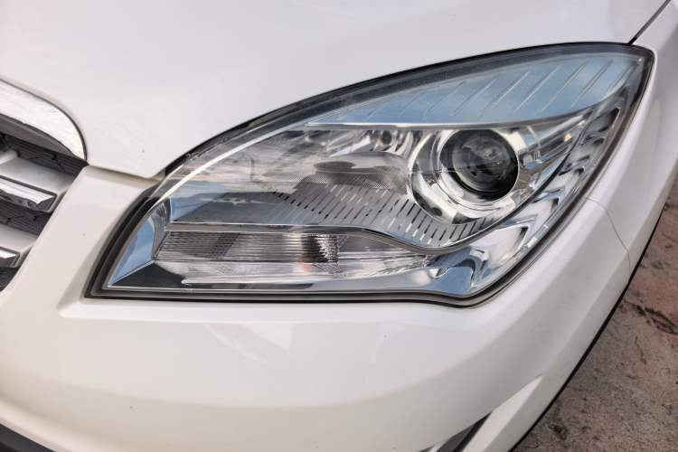 Used CHANGAN CS35 2015 1.6L Automatic Luxury Model China V Standard Left Front Headlight