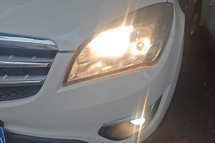 Used CHANGAN CS35 2015 1.6L Automatic Luxury Model China IV Standard Left Front Headlight