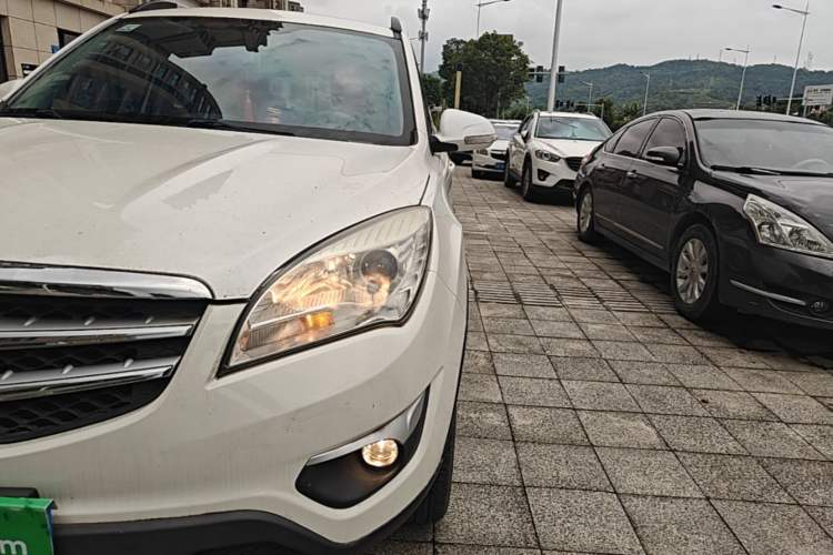 Used CHANGAN CS35 2015 1.6L Manual Luxury Model China IV Standard Left Front Headlight
