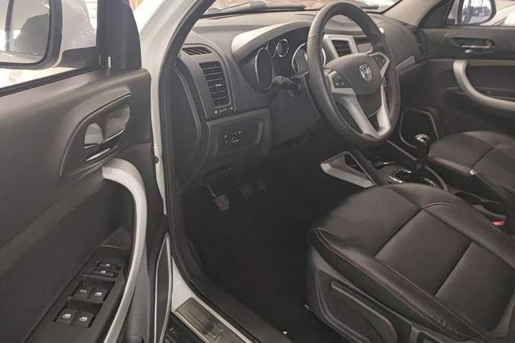 Used CHANGAN CS35 2015 1.6L Manual Luxury Model China IV Standard Left Front Seat
