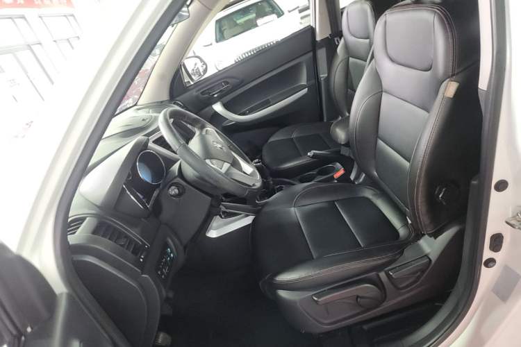 Used CHANGAN CS35 2015 1.6L Manual Luxury Model China IV Standard Left Front Seat