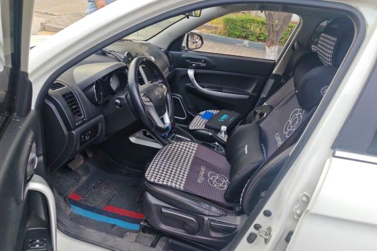 Used CHANGAN CS35 2015 1.6L Automatic Luxury Model China IV Standard Left Front Seat