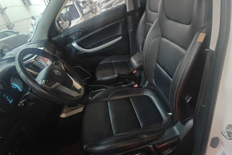 Used CHANGAN CS35 2015 1.6L Automatic Luxury Model China IV Standard Left Front Seat