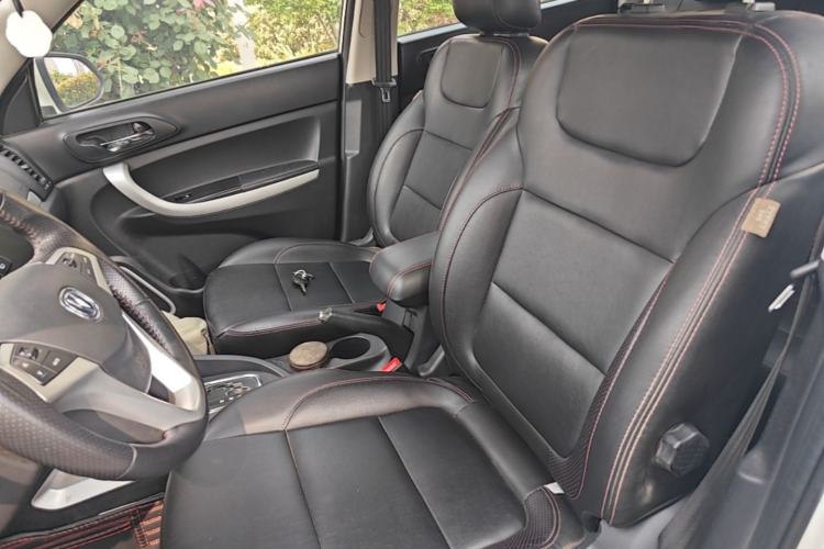 Used CHANGAN CS35 2015 1.6L Automatic Luxury Model China IV Standard Left Front Seat