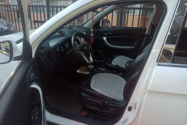 Used CHANGAN CS35 2015 1.6L Automatic Luxury Model China IV Standard Left Front Seat