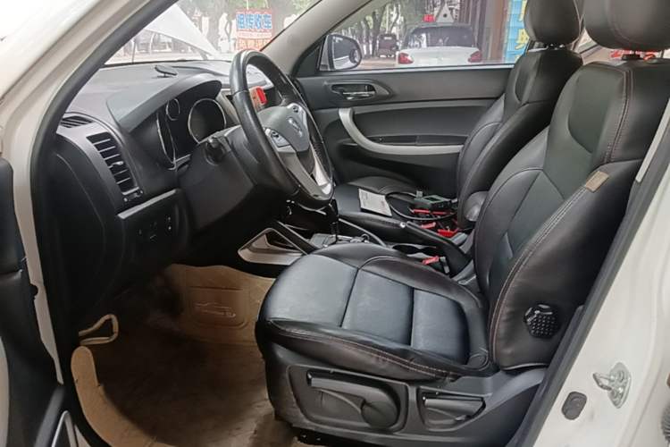 Used CHANGAN CS35 2015 1.6L Automatic Prestige Model China IV Standard Left Front Seat