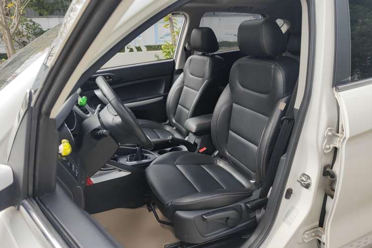 Used CHANGAN CS35 2015 1.6L Manual Luxury Model China IV Standard Left Front Seat