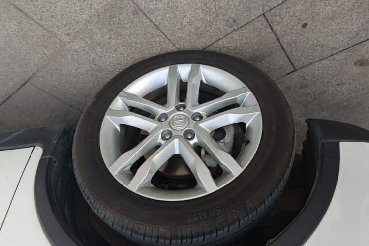 Used CHANGAN CS35 2015 1.6L Manual Luxury Model China IV Standard Left Front Wheel Hub