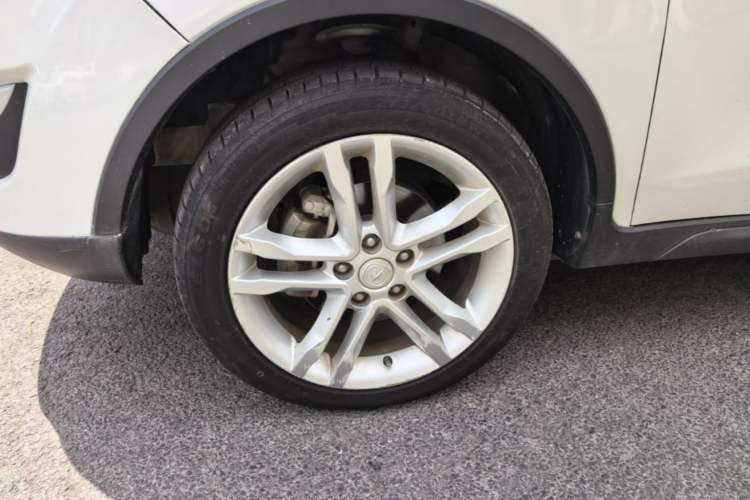 Used CHANGAN CS35 2015 1.6L Automatic Luxury Model China IV Standard Left Front Wheel Hub