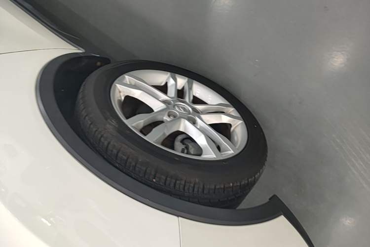 Used CHANGAN CS35 2015 1.6L Manual Luxury Model China IV Standard Left Front Wheel Hub