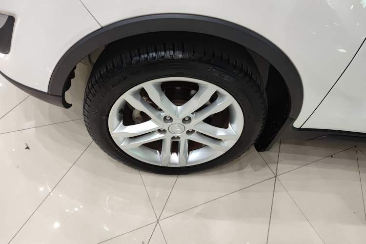 Used CHANGAN CS35 2015 1.6L Manual Luxury Model China IV Standard Left Front Wheel Hub