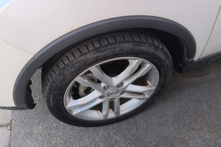 Used CHANGAN CS35 2015 1.6L Manual Luxury Model China IV Standard Left Front Wheel Hub