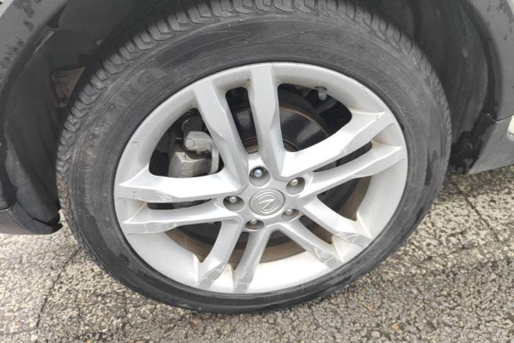 Used CHANGAN CS35 2015 1.6L Manual Luxury Model China IV Standard Left Front Wheel Hub