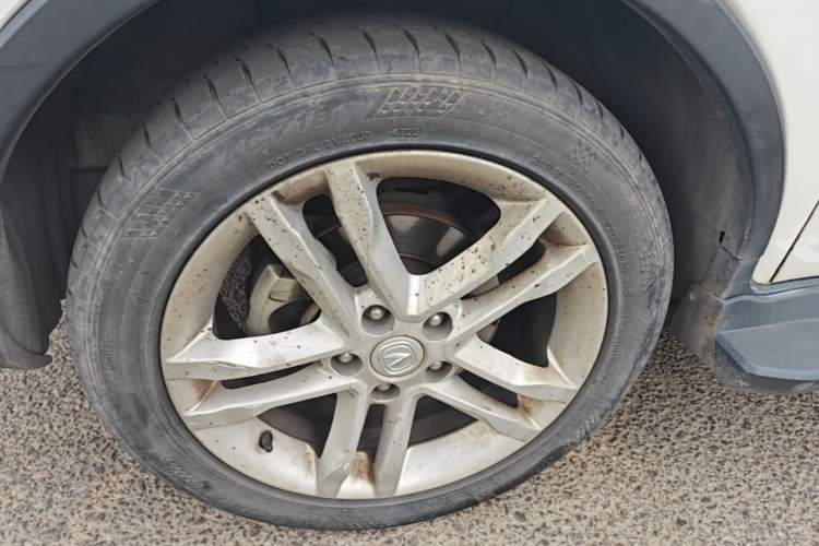 Used CHANGAN CS35 2015 1.6L Automatic Luxury Model China IV Standard Left Front Wheel Hub