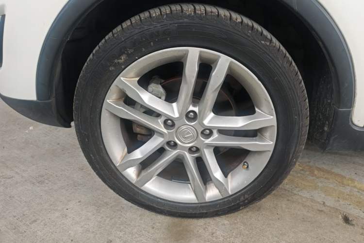 Used CHANGAN CS35 2015 1.6L Automatic Luxury Model China IV Standard Left Front Wheel Hub
