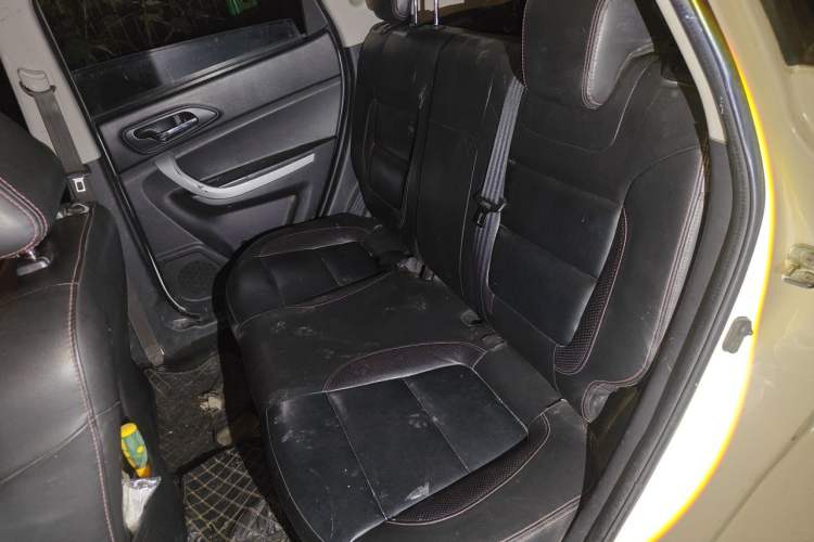 Used CHANGAN CS35 2015 1.6L Automatic Luxury Model China IV Standard Left Rear Seat