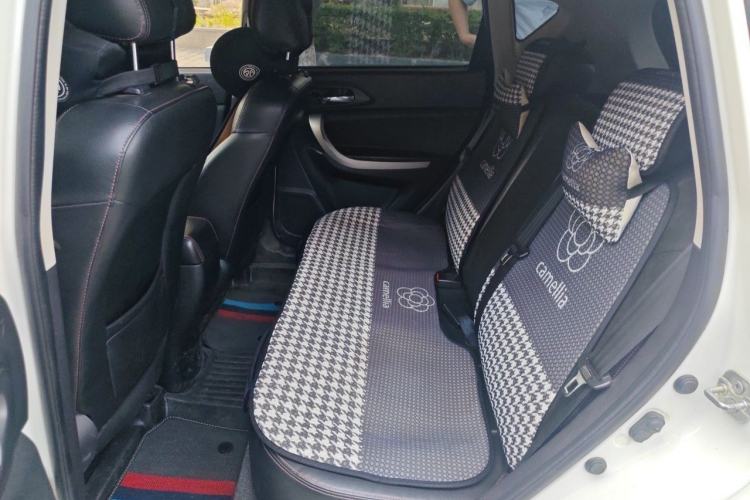 Used CHANGAN CS35 2015 1.6L Automatic Luxury Model China IV Standard Left Rear Seat